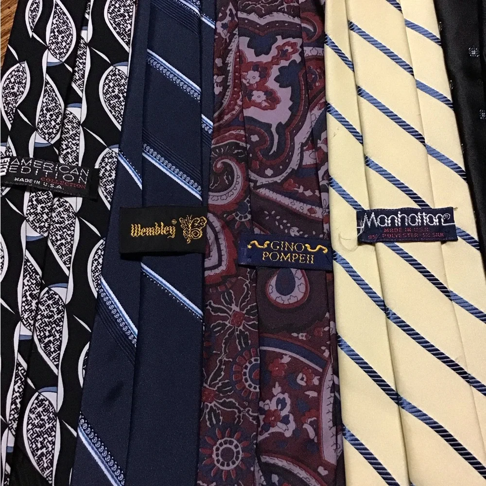 A total of 10 men’s neck ties